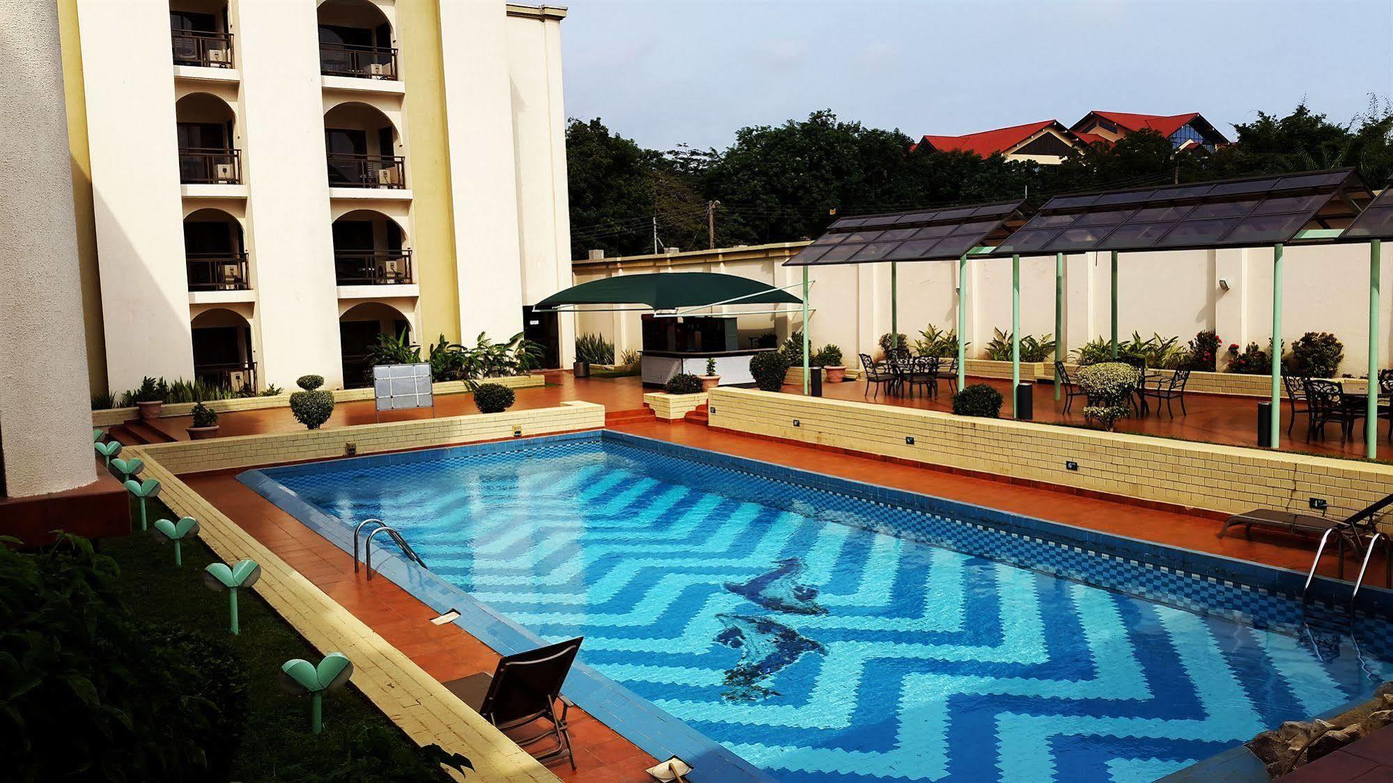 M Plaza Hotel Akra Zewnętrze zdjęcie
